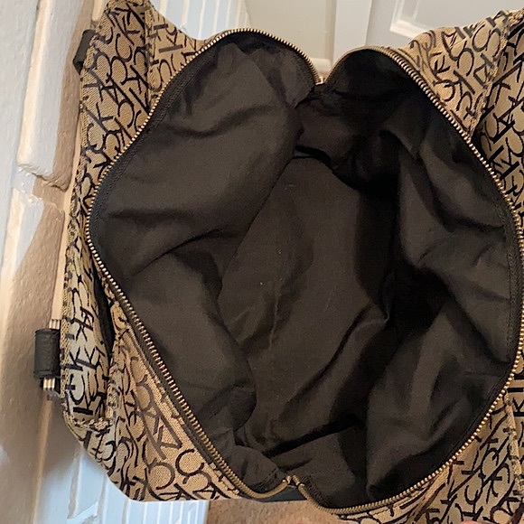 Calvin Klein 3 Compartment Purse - Picture 11 of 11